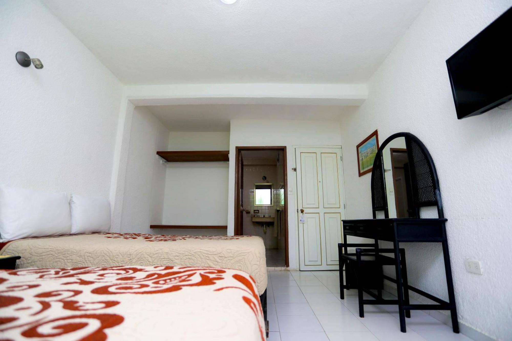 Hotel Maria De Lourdes แคนคูน ภายนอก รูปภาพ